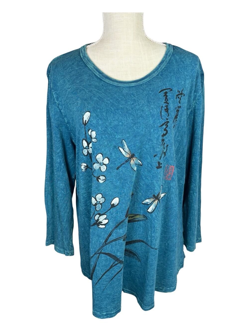 Jess & Jane Long Sleeve Graphic T-shirt Womens 1X Blue Dragonfly Asian Scoopneck